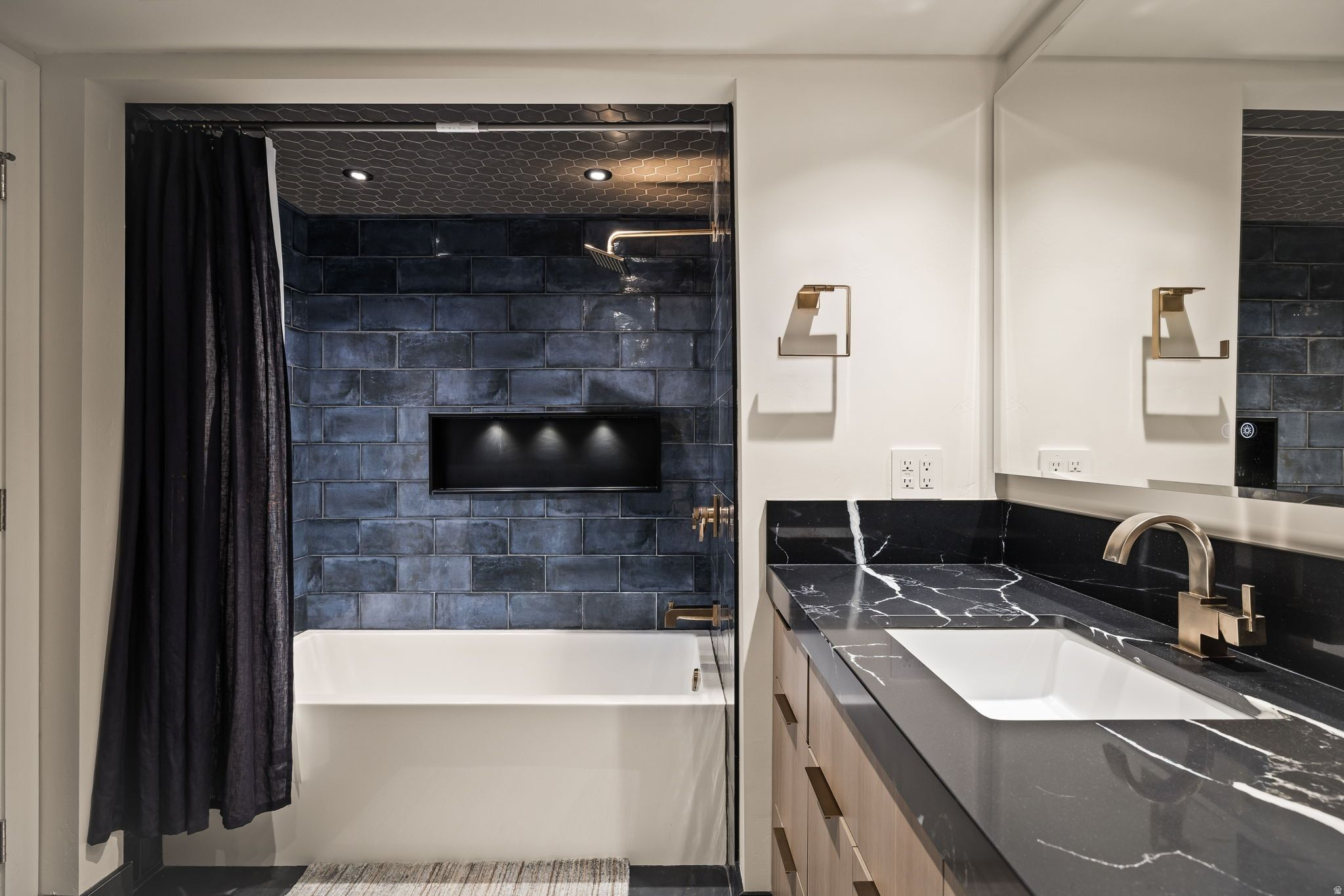 ST MARY HILL - Residential