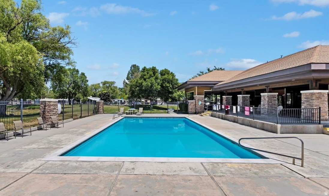 MAJESTIC OAKS - Residential