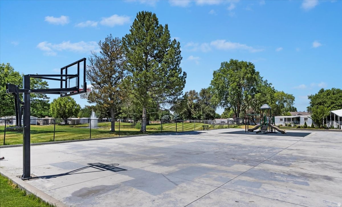 MAJESTIC OAKS - Residential