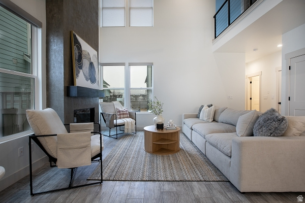 HILLSIDE PASEO - Residential