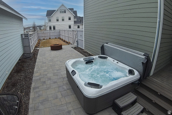 HILLSIDE PASEO - Residential