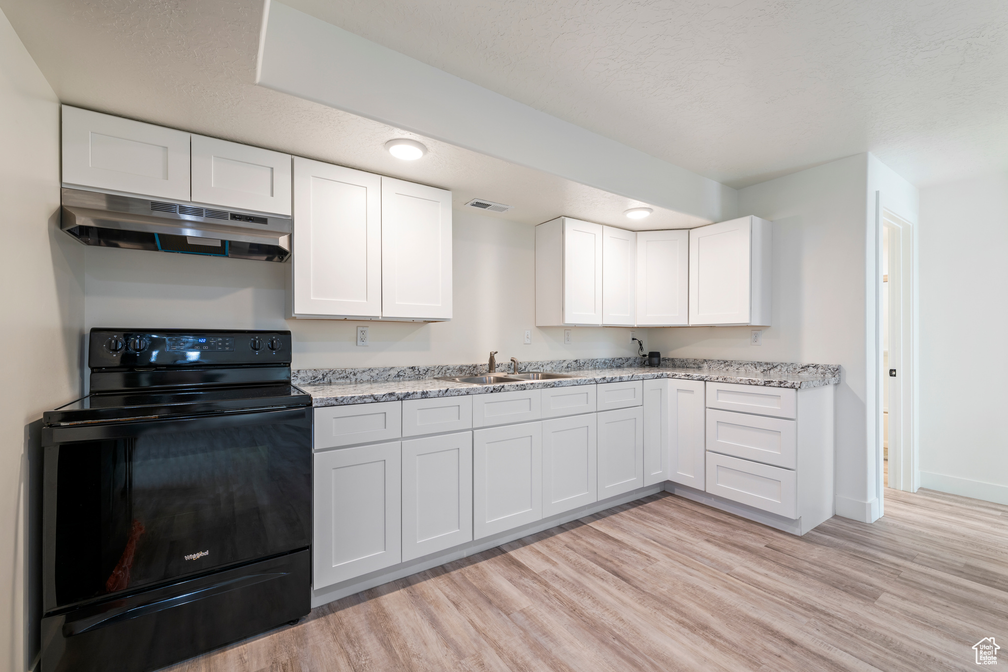 Elk Ridge, Utah 84651, United States, 6 Bedrooms Bedrooms, ,4 BathroomsBathrooms,Residential,Active,114316