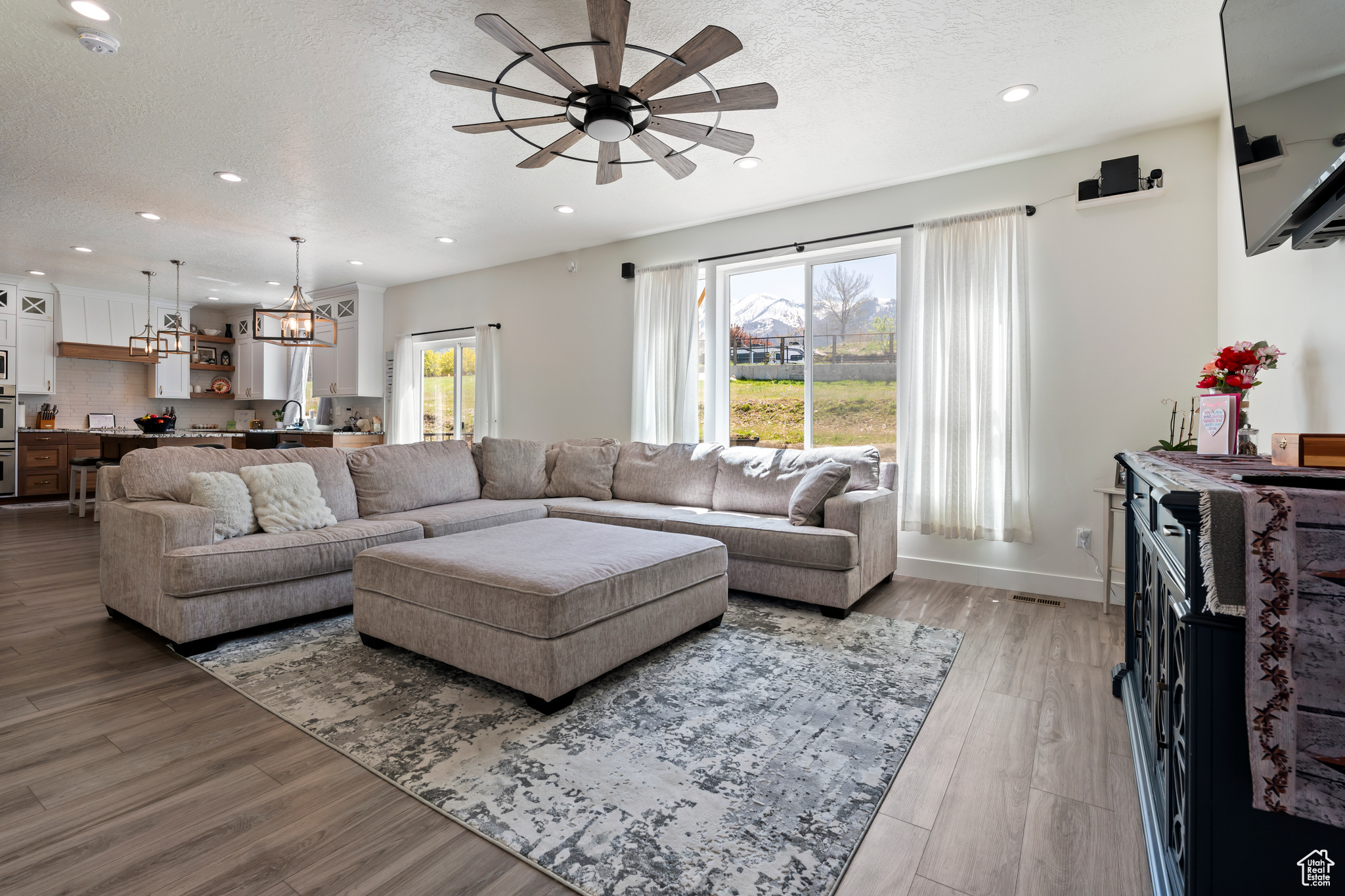 Elk Ridge, Utah 84651, United States, 6 Bedrooms Bedrooms, ,4 BathroomsBathrooms,Residential,Active,114316