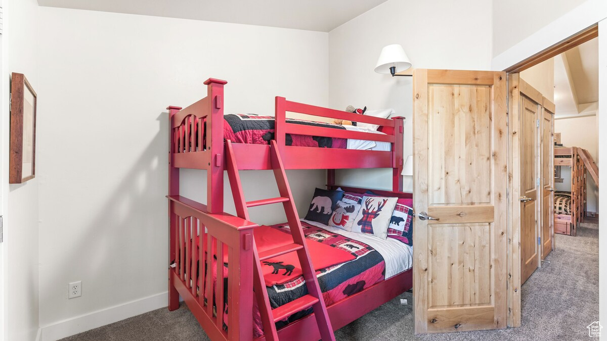 BEAR HOLLOW VILLAGE SUBDIVISION - Residential