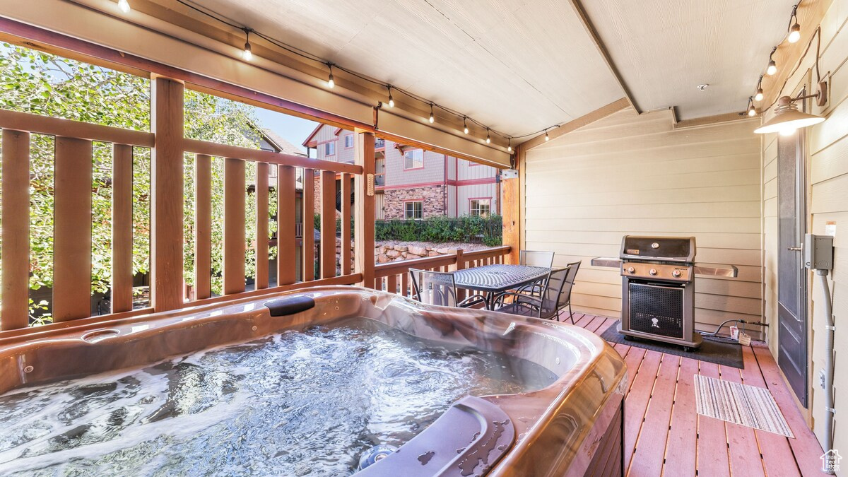 BEAR HOLLOW VILLAGE SUBDIVISION - Residential