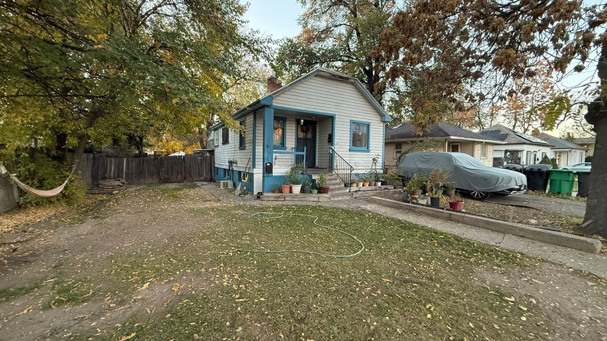 Excellent duplex investment opportunity in west Provo with potential for owner occupancy! Please do not disturb the tenants. This is a great duplex in Provo with very easy access to I-15 and shops in downtown Provo! You will love the benefit of a duplex without an HOA or CCRs. The tenants are very consistent on rents. Buyer is responsible to verify accuracy.