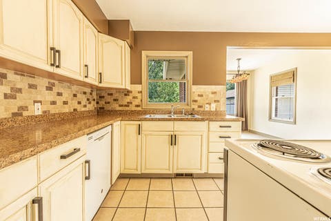 Tiny photo for 4044 S LIBERTY AVE, South Ogden, UT 84403 (MLS # 2176024)