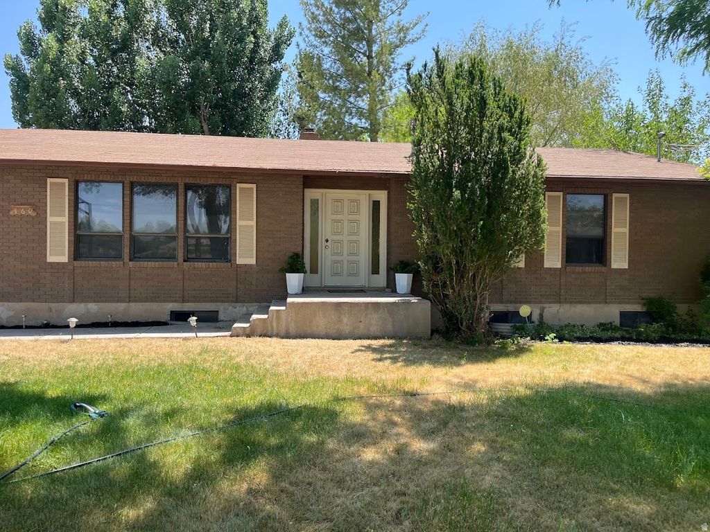 Photo of 160 E 300 S, Gunnison, UT 84634 (MLS # 2124461)