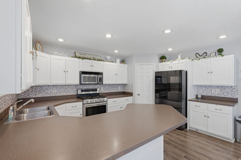 Tiny photo for 7902 S 2450 E, South Weber, UT 84405 (MLS # 2151414)