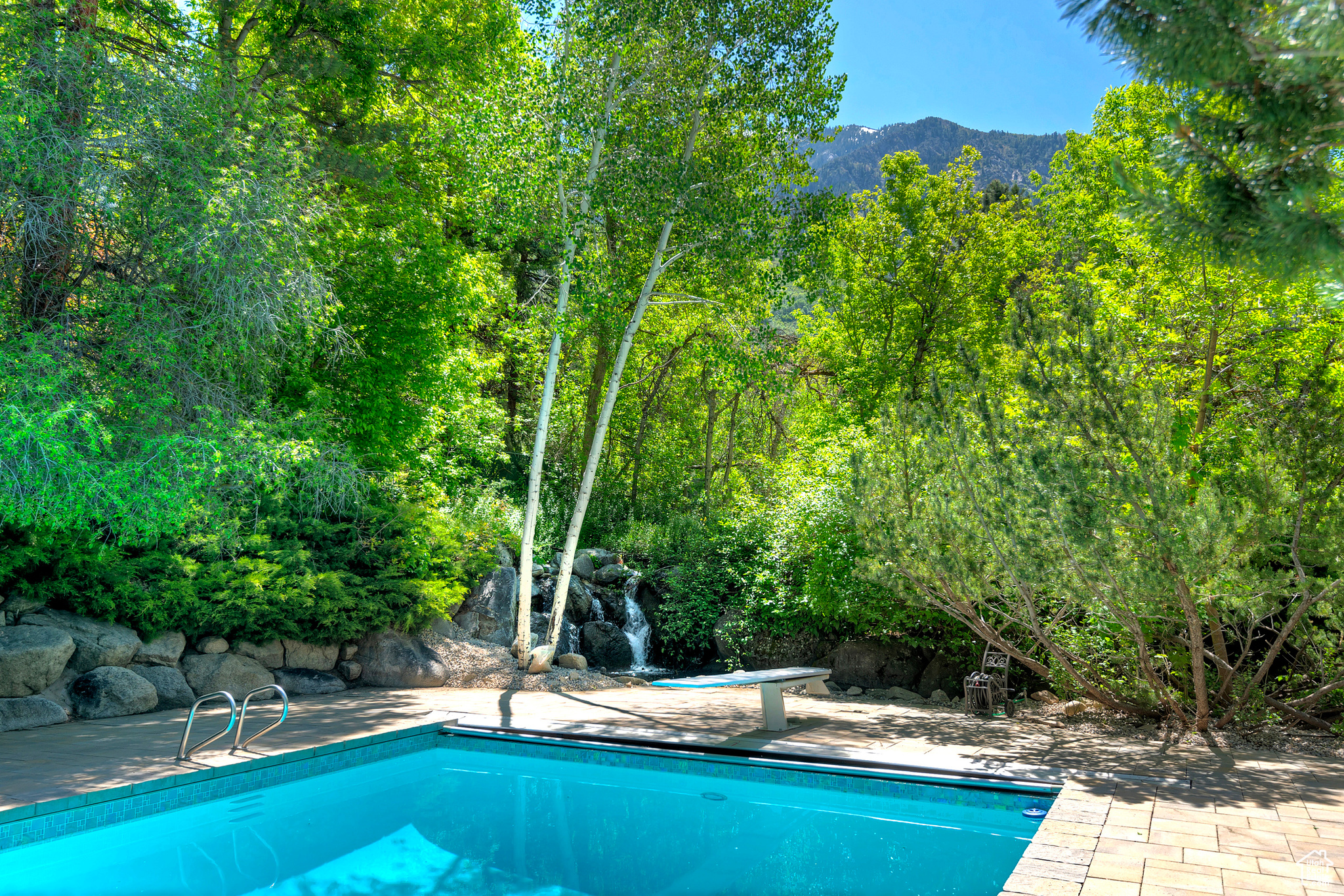 Sandy, Utah 84092, United States, 5 Bedrooms Bedrooms, ,5 BathroomsBathrooms,Residential,Pending,135382