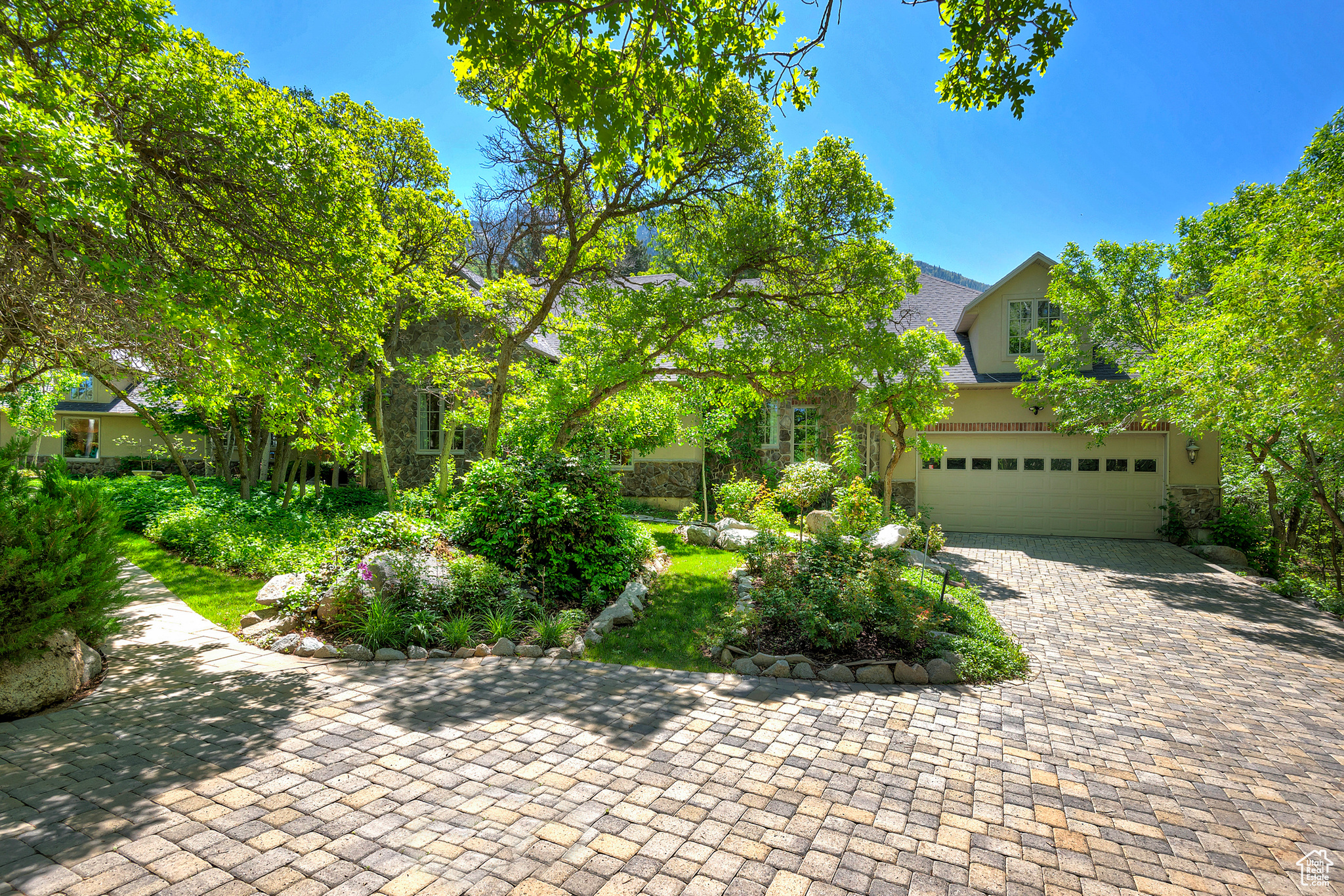 3257 E Deer Hollow Dr, Sandy, Utah image 3