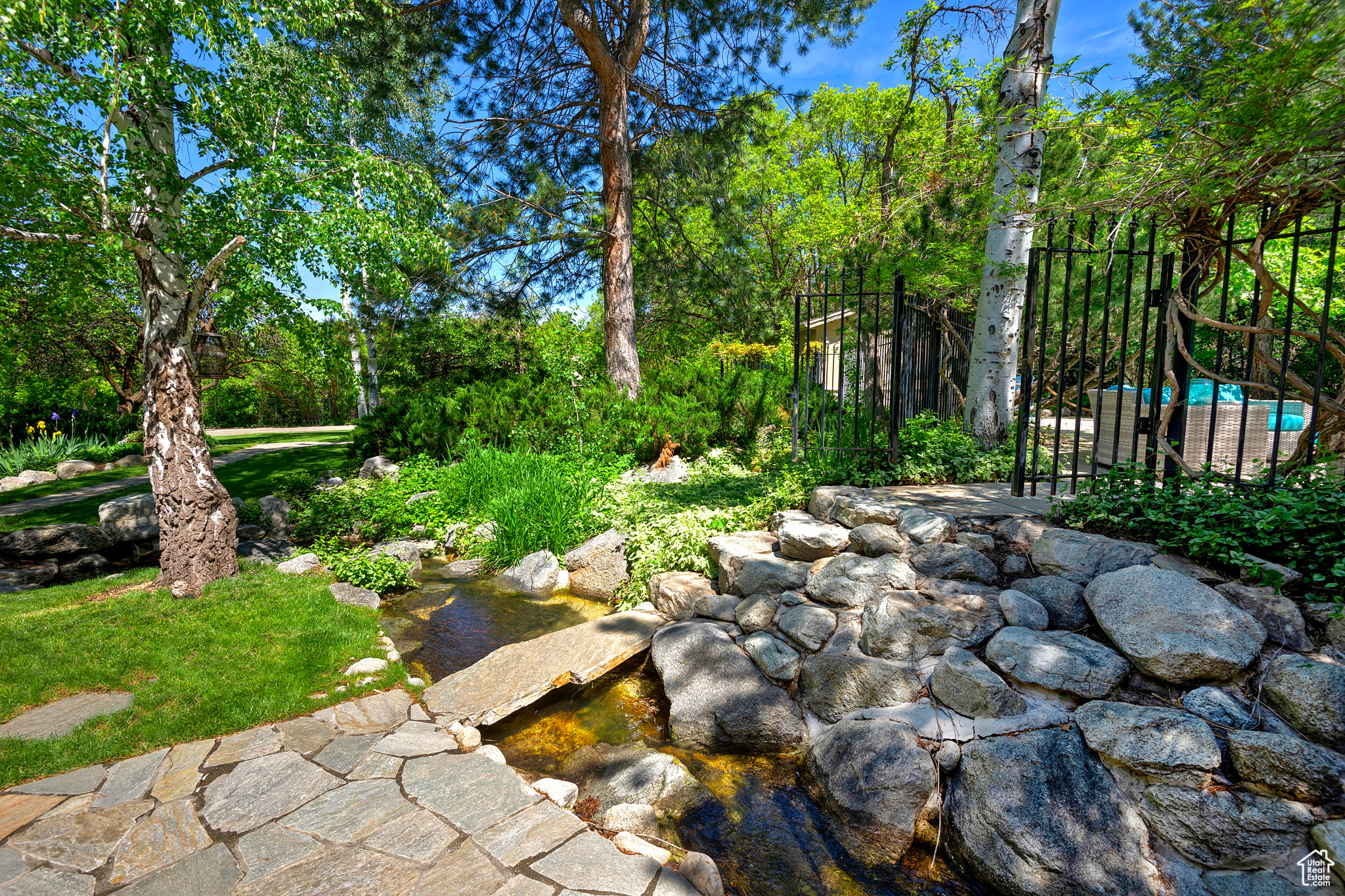 Sandy, Utah 84092, United States, 5 Bedrooms Bedrooms, ,5 BathroomsBathrooms,Residential,Pending,135382