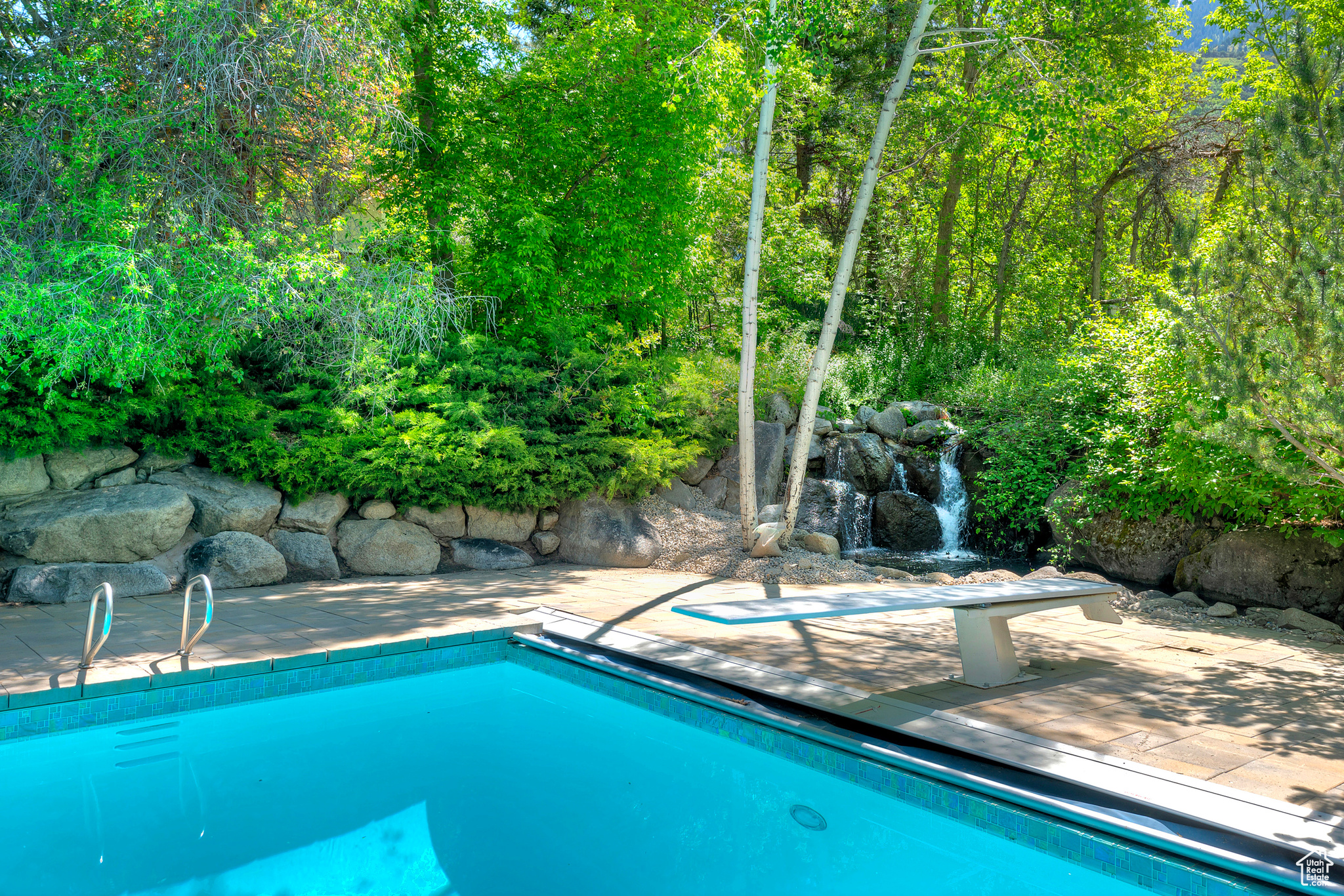 Sandy, Utah 84092, United States, 5 Bedrooms Bedrooms, ,5 BathroomsBathrooms,Residential,Pending,135382