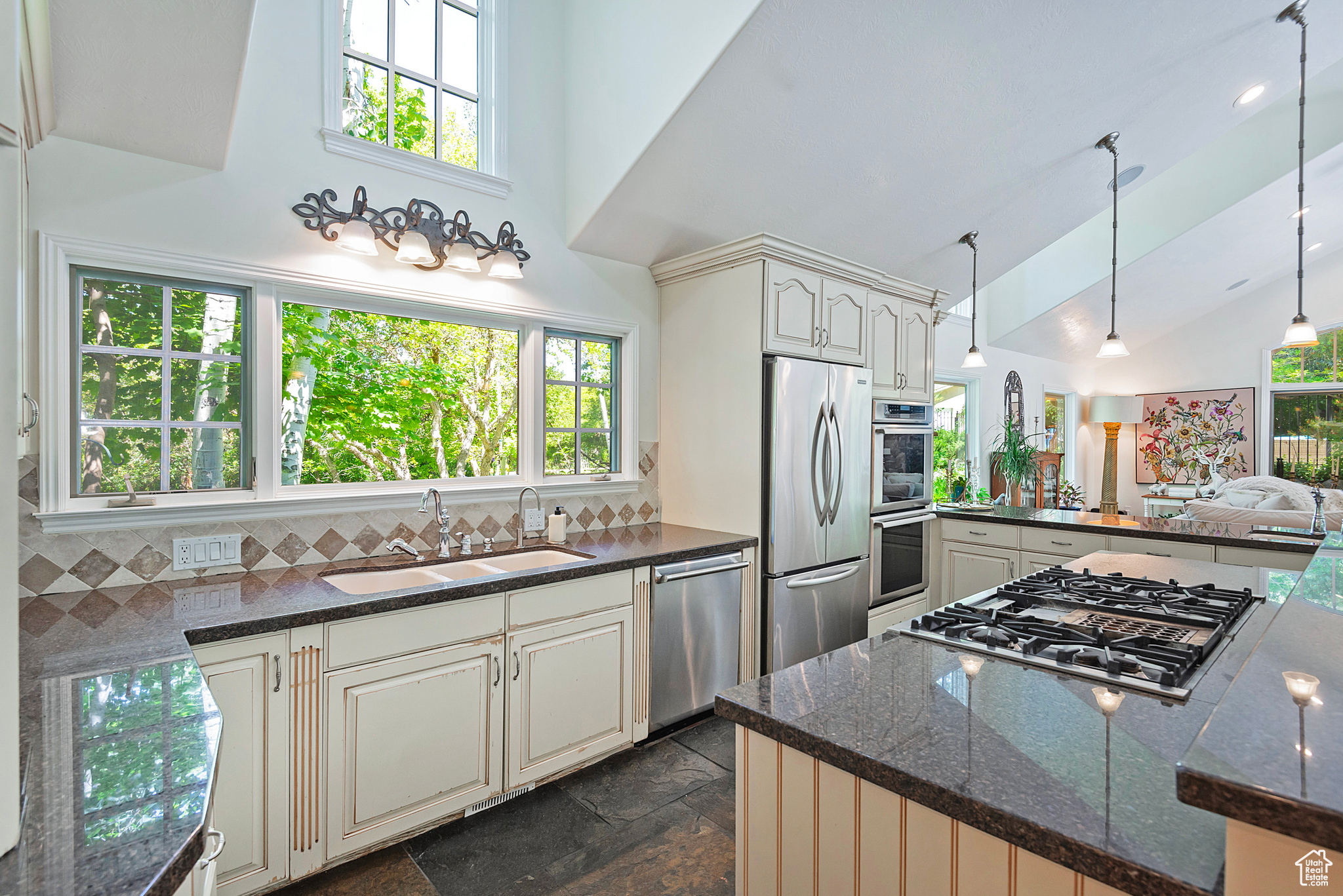 3257 E Deer Hollow Dr, Sandy, Utah image 15