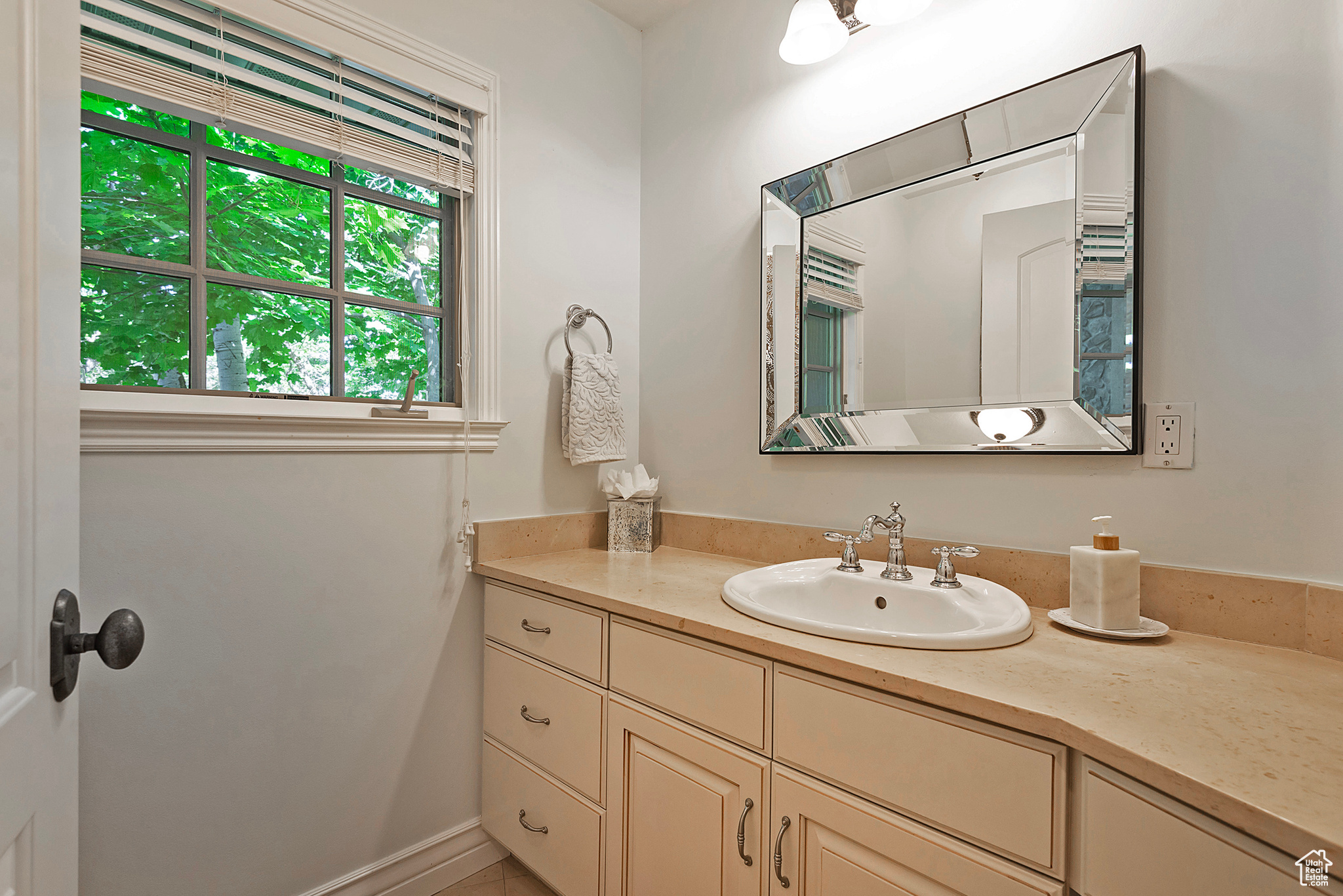 3257 E Deer Hollow Dr, Sandy, Utah image 42