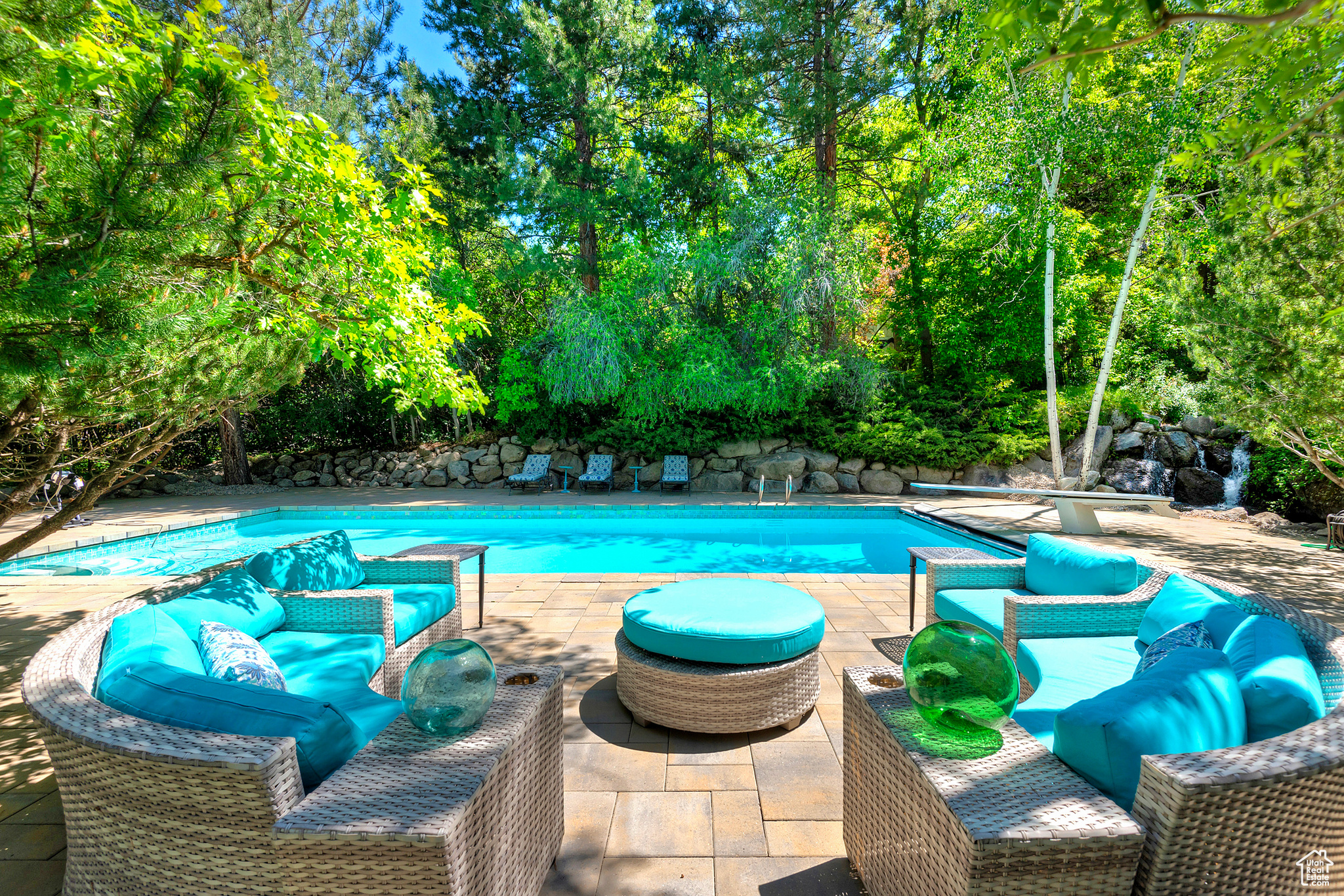 Sandy, Utah 84092, United States, 5 Bedrooms Bedrooms, ,5 BathroomsBathrooms,Residential,Pending,135382