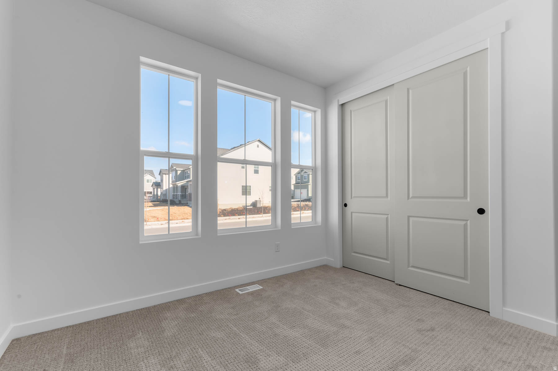 OVERLAND COLLECTION V2 267 - Residential