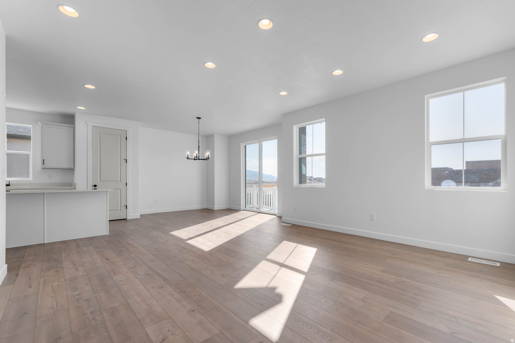 OVERLAND COLLECTION V2 267 - Residential