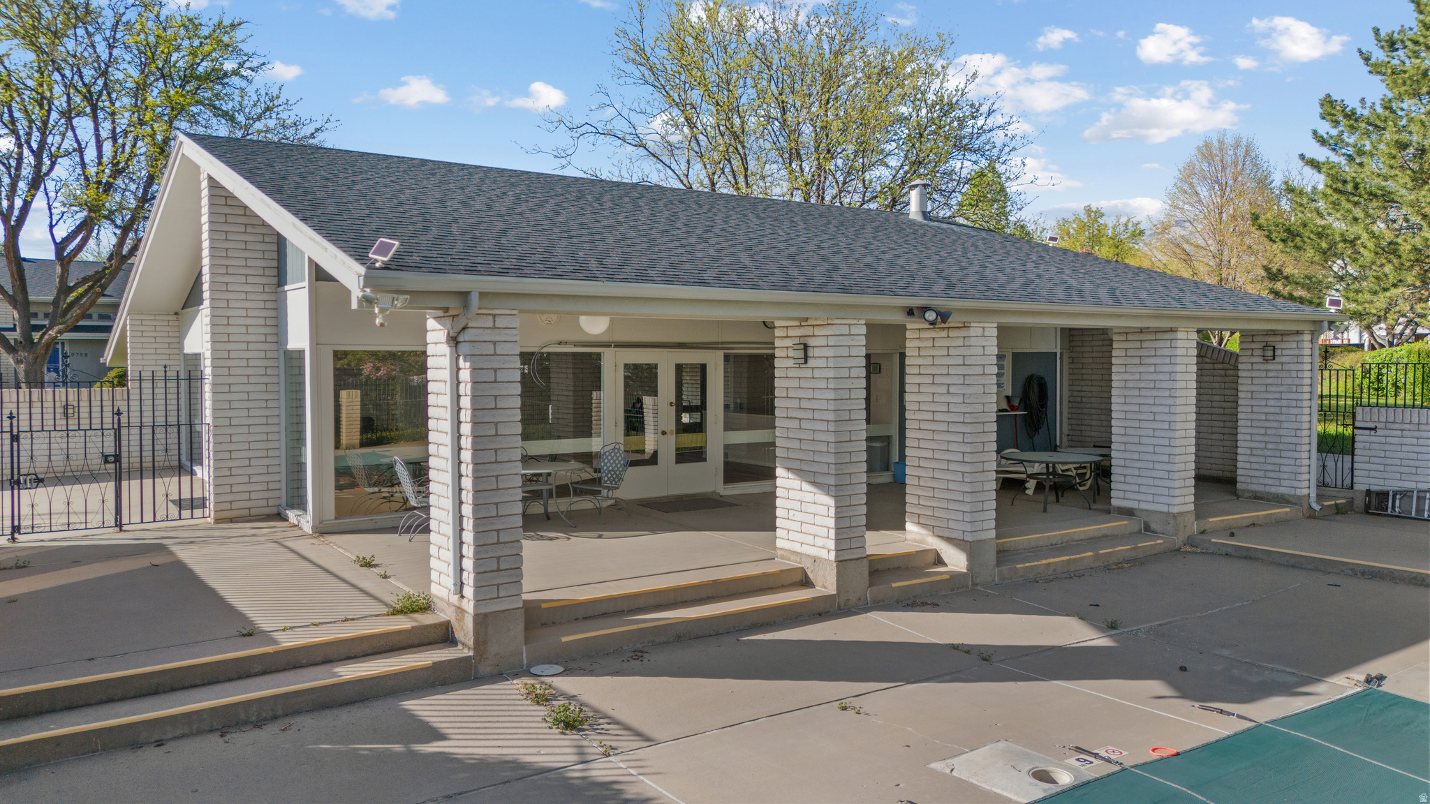 SUNSET HILLS - Residential