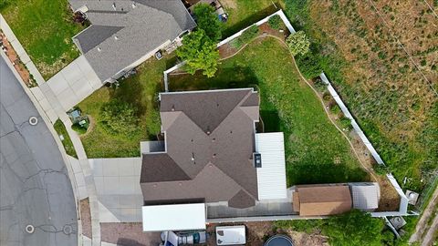 Tiny photo for 949 E CHRIS CIR, Clearfield, UT 84015 (MLS # 2151344)