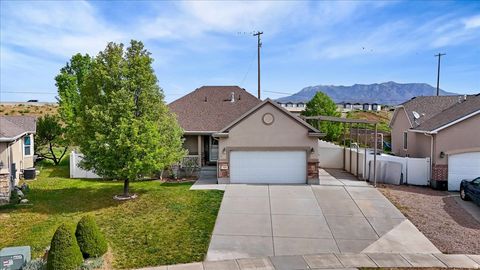 Tiny photo for 949 E CHRIS CIR, Clearfield, UT 84015 (MLS # 2151344)