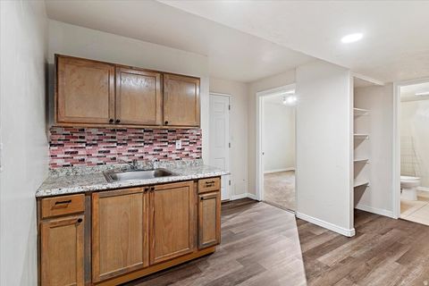 Tiny photo for 949 E CHRIS CIR, Clearfield, UT 84015 (MLS # 2151344)