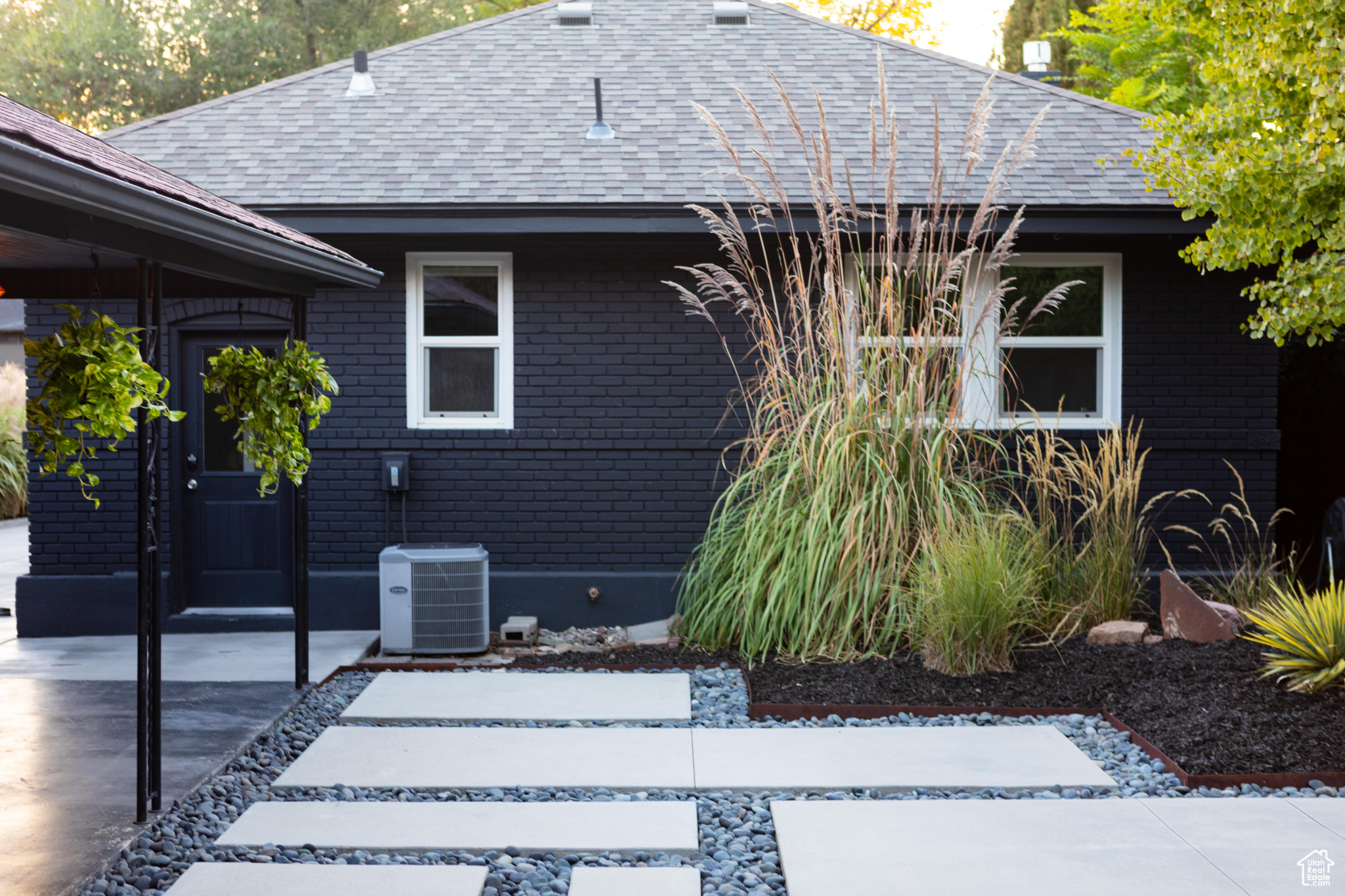 FIVE ACRE - Residential
