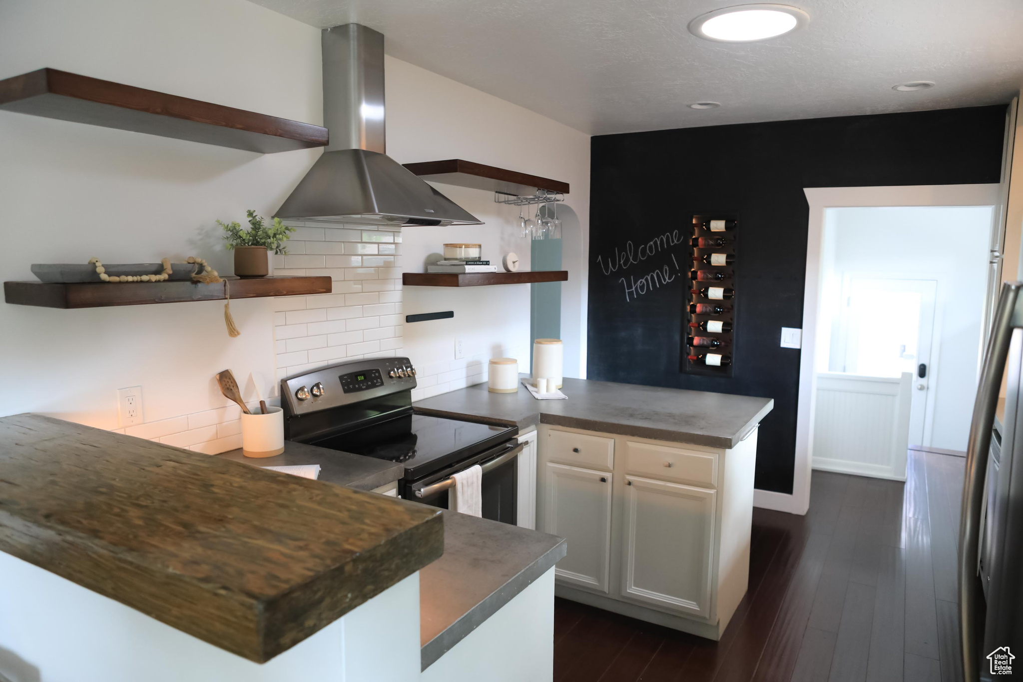 FIVE ACRE - Residential