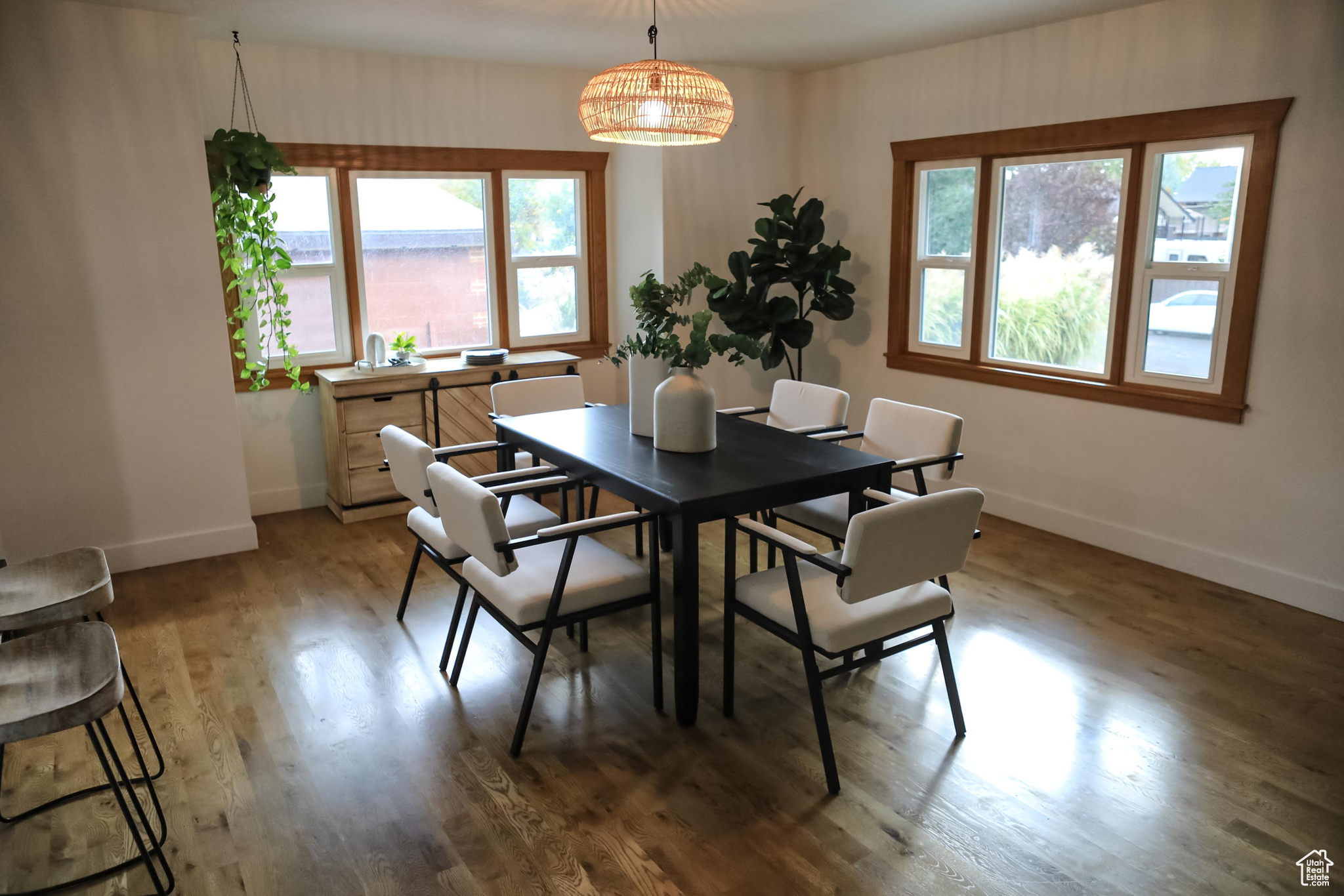FIVE ACRE - Residential