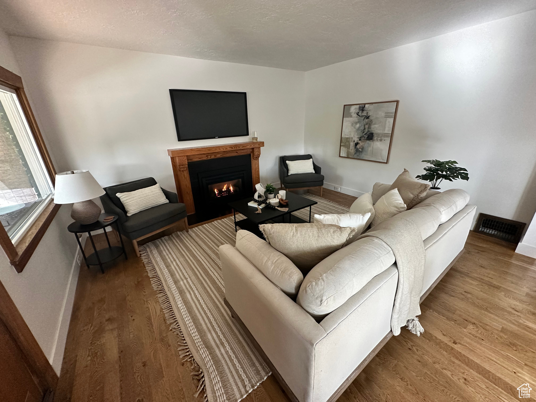 FIVE ACRE - Residential