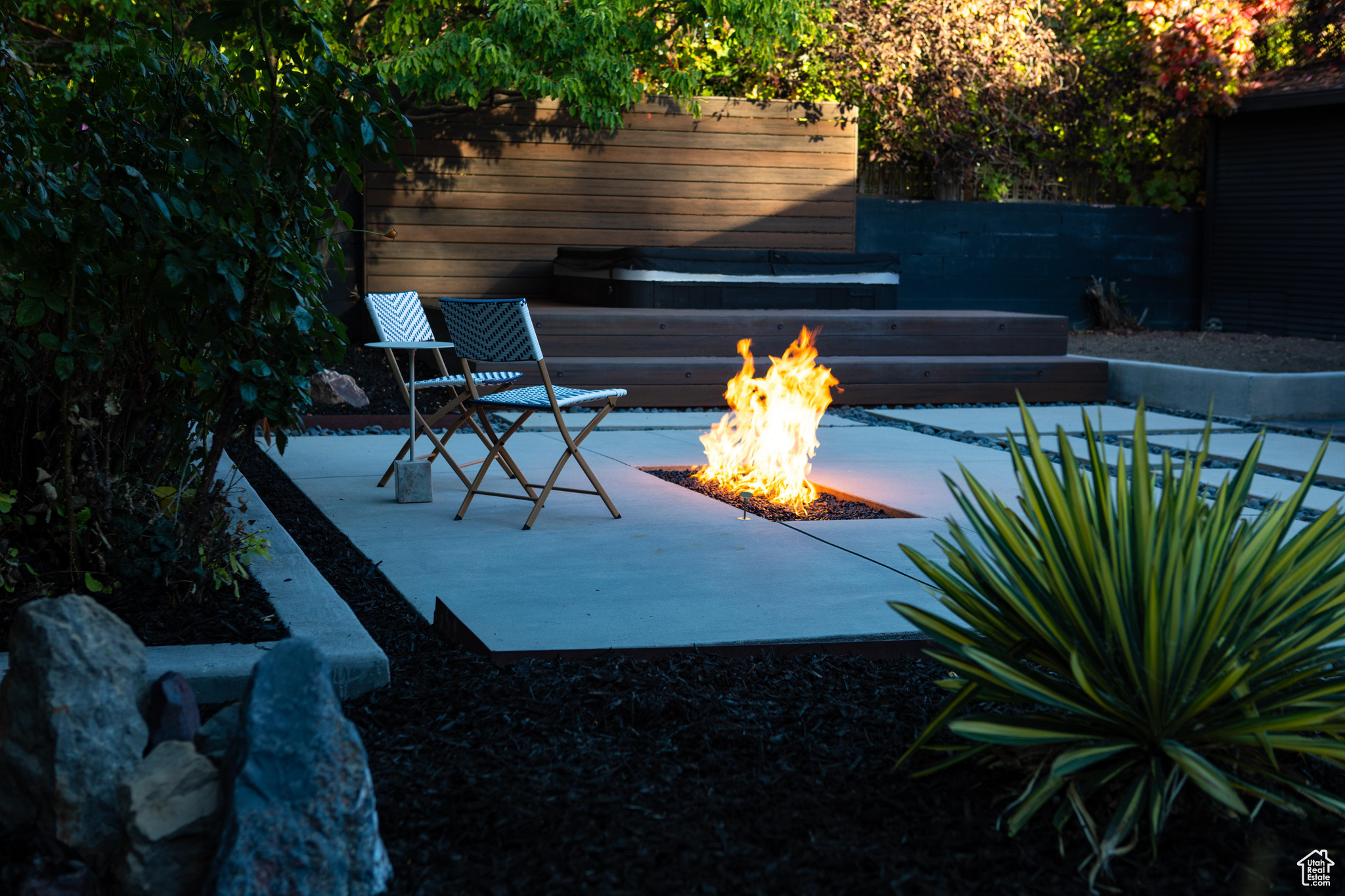 FIVE ACRE - Residential