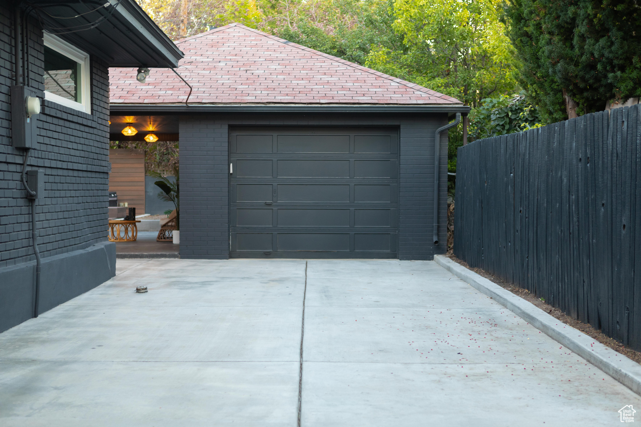 FIVE ACRE - Residential