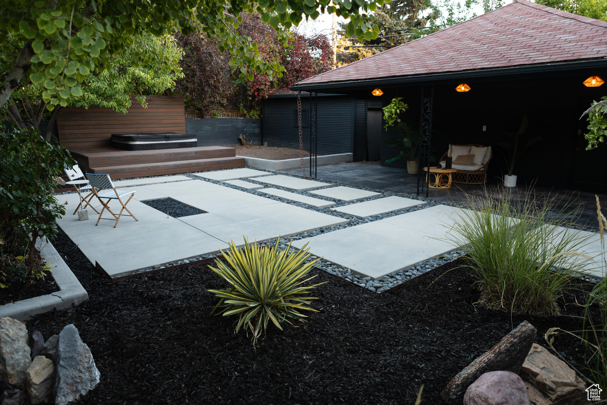 FIVE ACRE - Residential