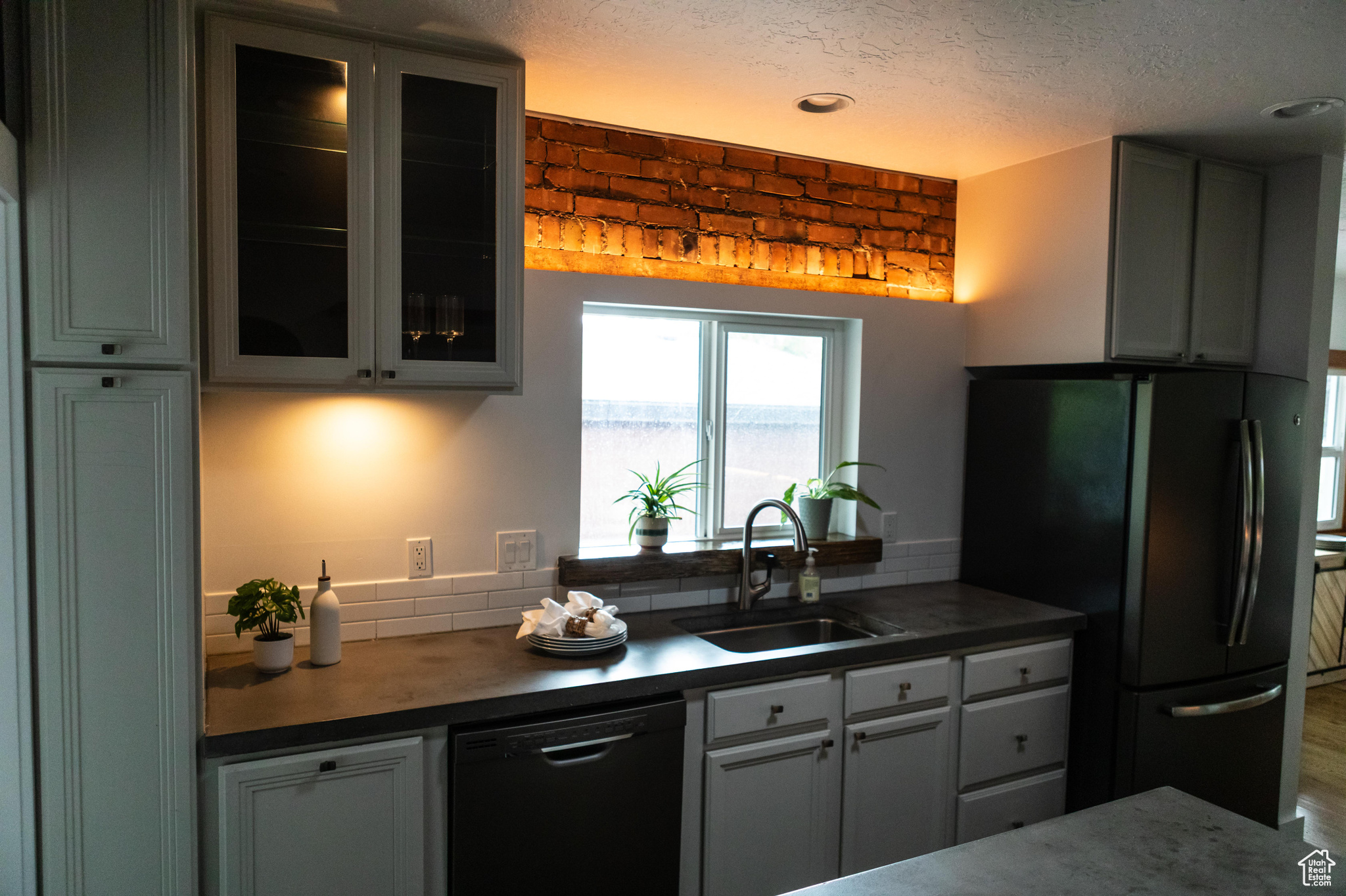FIVE ACRE - Residential