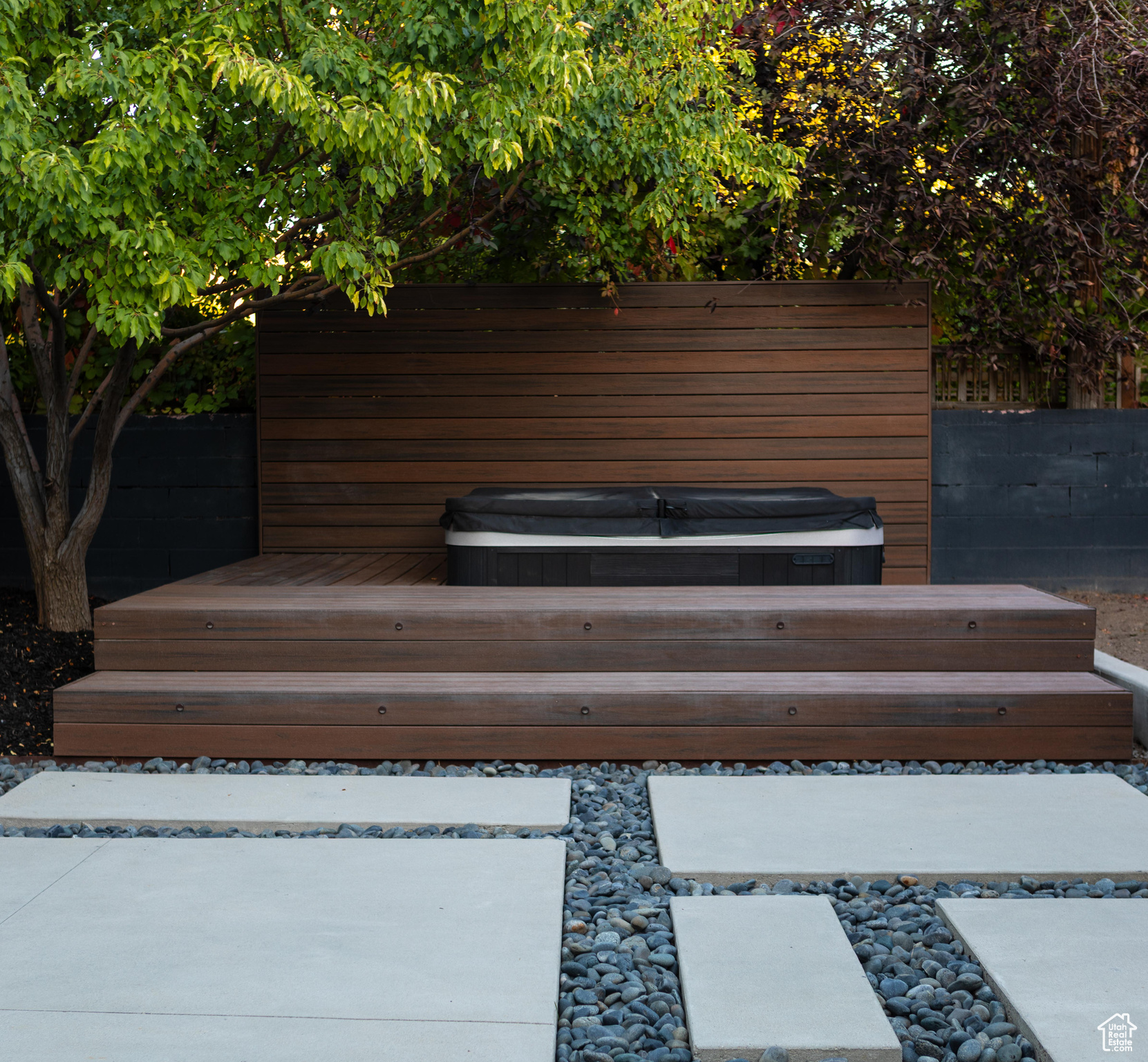 FIVE ACRE - Residential