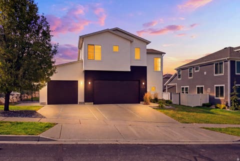 Photo of 1578 E MAPLE WAY, Layton, UT 84040 (MLS # 2177827)
