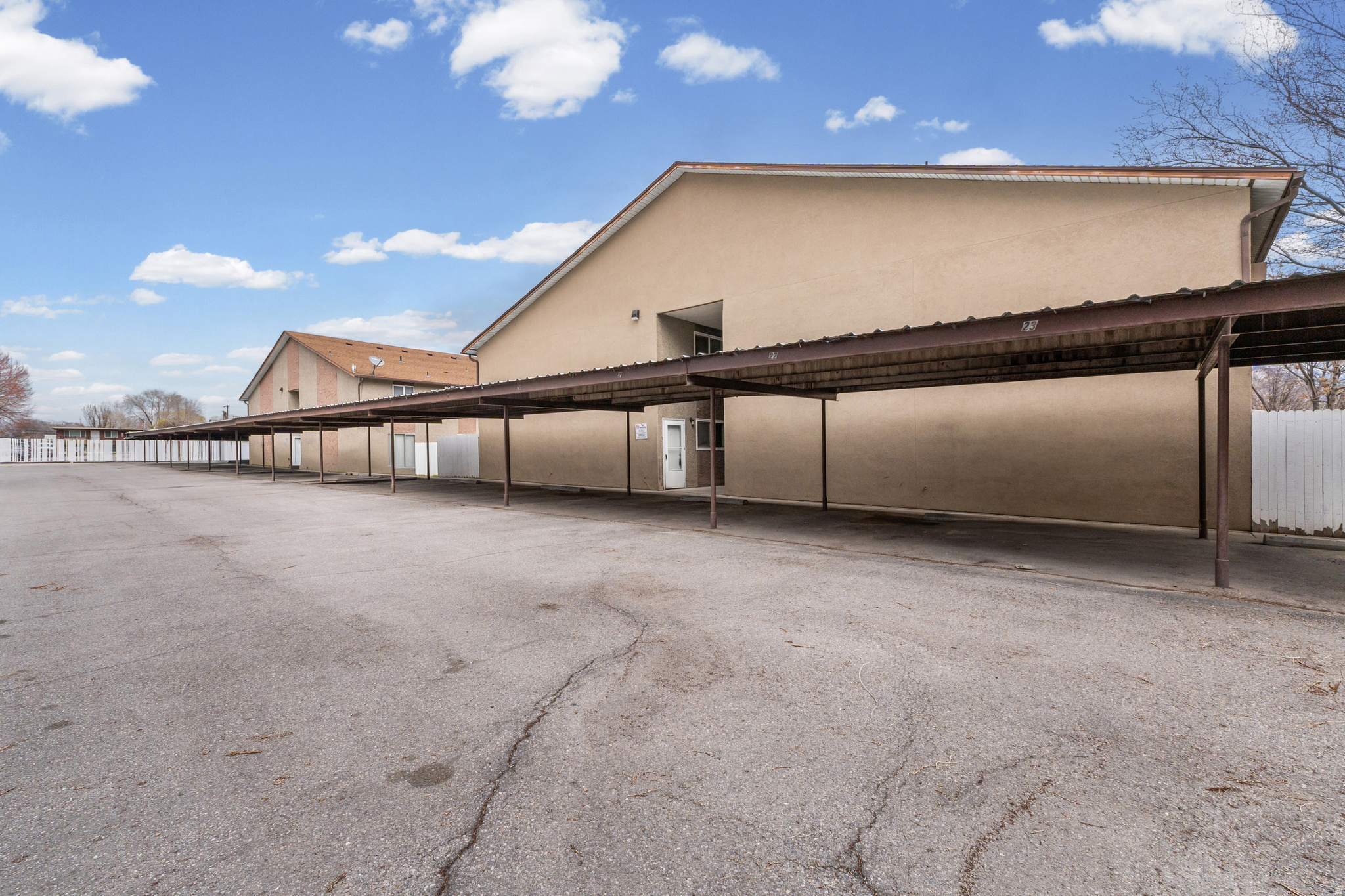 ELM TREE - Residential