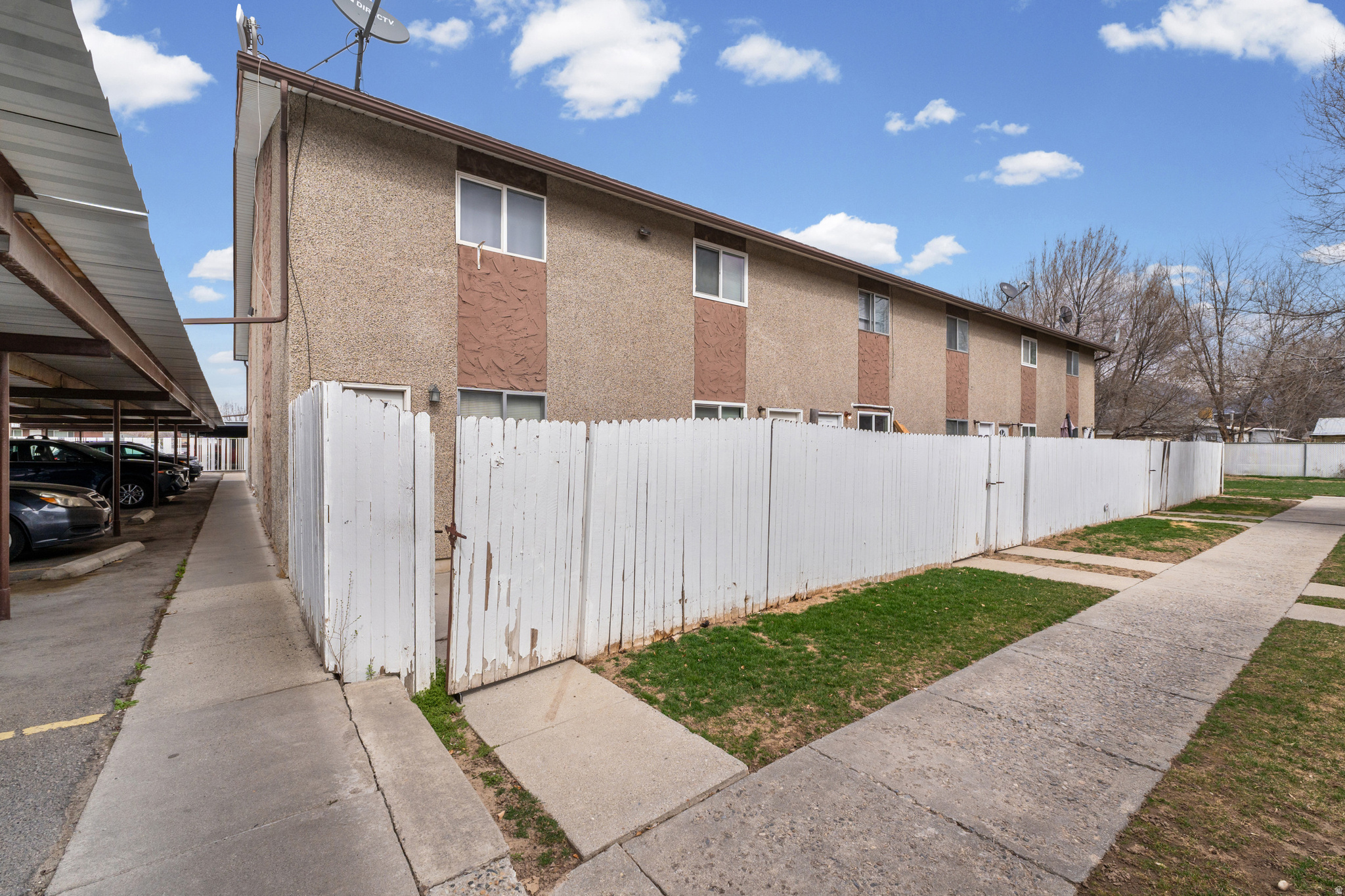 ELM TREE - Residential