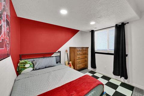 Tiny photo for 922 W 1420 N, Clinton, UT 84015 (MLS # 2121420)