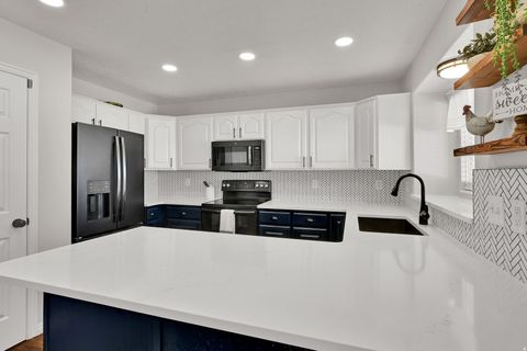 Tiny photo for 922 W 1420 N, Clinton, UT 84015 (MLS # 2121420)