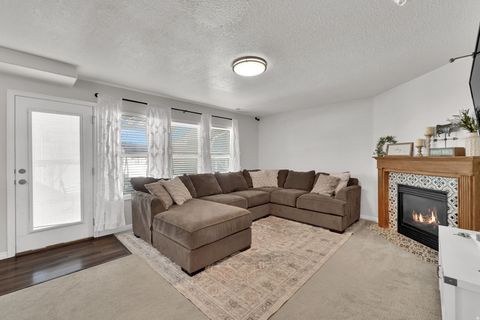 Tiny photo for 922 W 1420 N, Clinton, UT 84015 (MLS # 2121420)