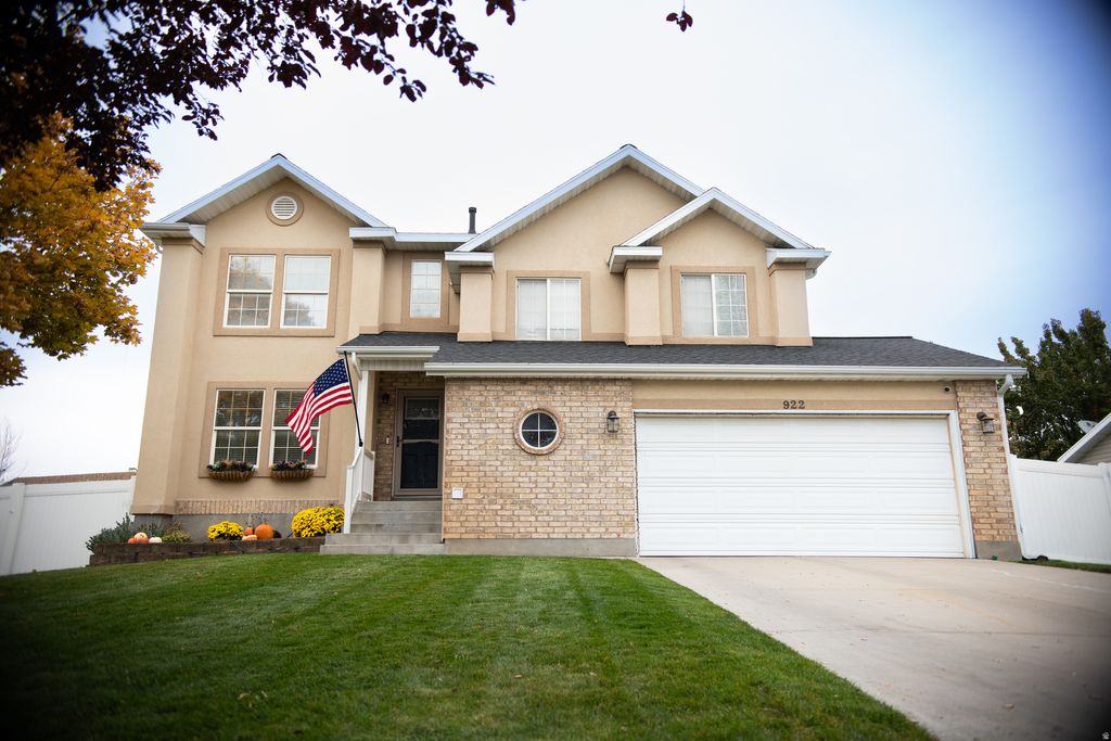 Photo for 922 W 1420 N, Clinton, UT 84015 (MLS # 2121420)