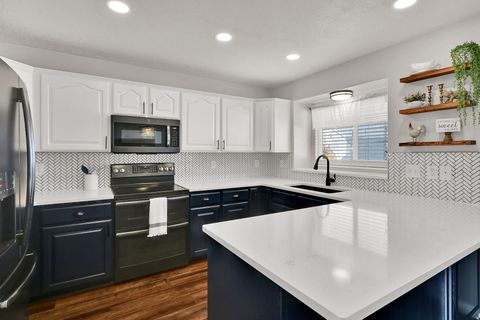 Tiny photo for 922 W 1420 N, Clinton, UT 84015 (MLS # 2121420)