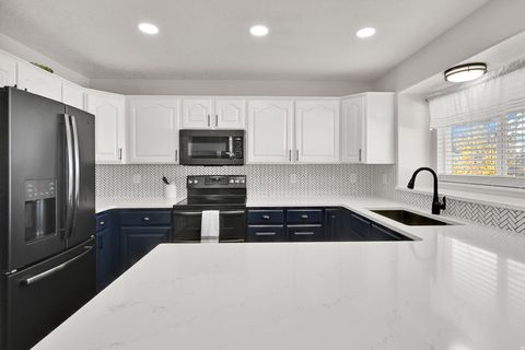 Tiny photo for 922 W 1420 N, Clinton, UT 84015 (MLS # 2121420)