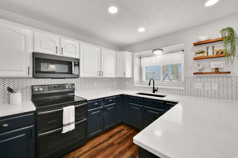 Tiny photo for 922 W 1420 N, Clinton, UT 84015 (MLS # 2121420)