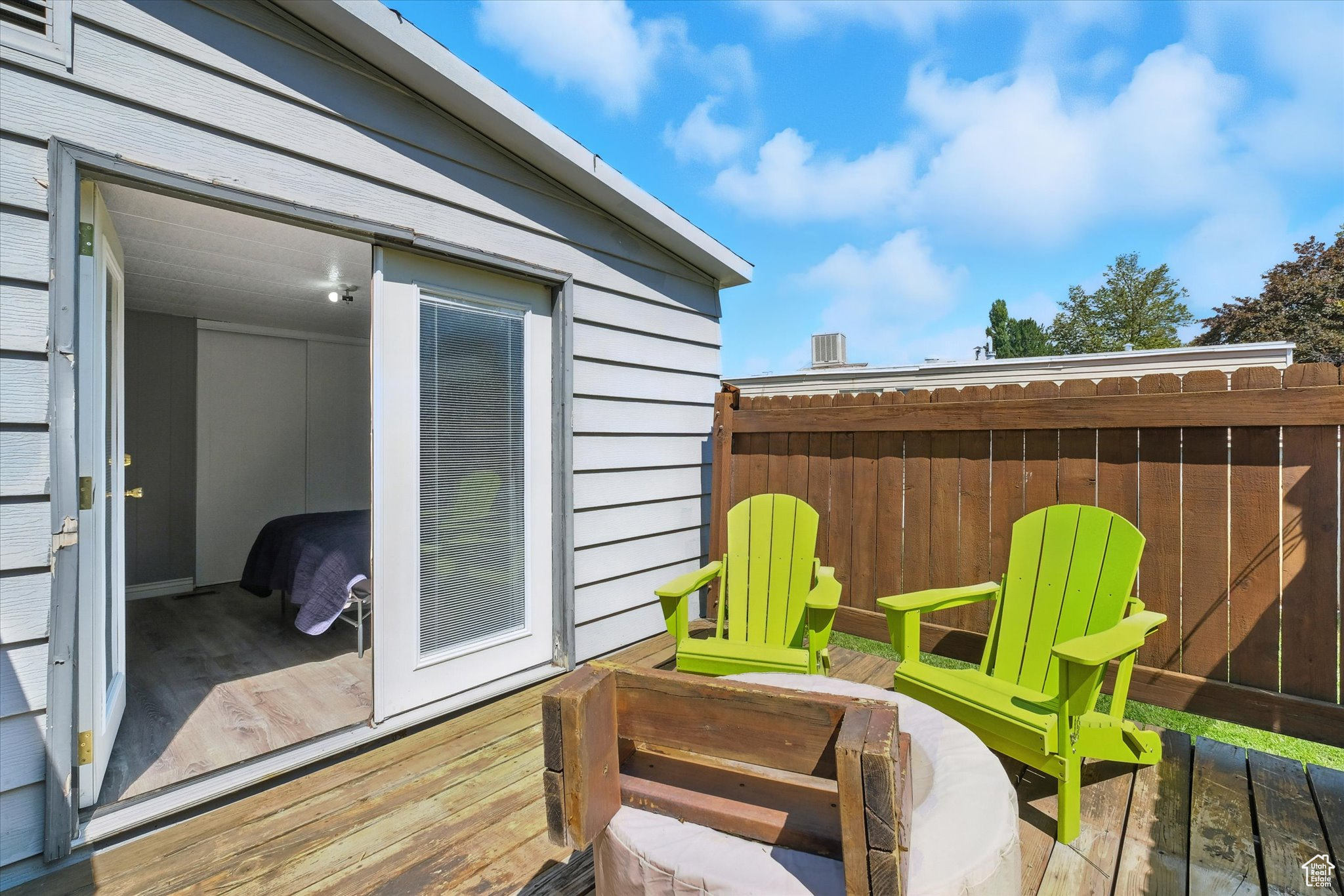 PALATIAL LIVING - Residential