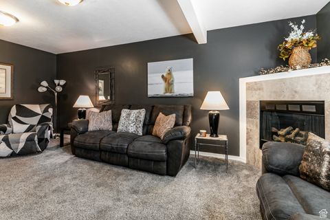 Tiny photo for 239 W LYMAN LN, Bountiful, UT 84010 (MLS # 2117872)