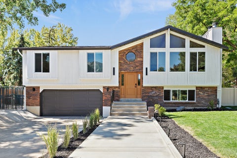 Photo of 10074 S KALINDA DR E, Sandy, UT 84092 (MLS # 2184699)