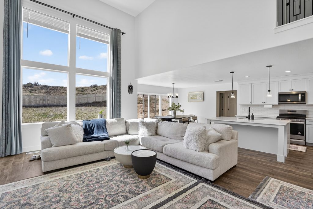 Photo of 777 N BENNEDICT DR, Saratoga Springs, UT 84045 (MLS # 2160378)