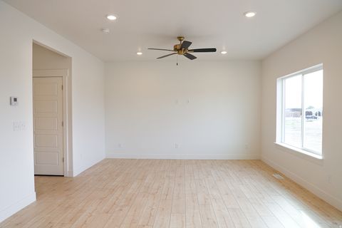 Tiny photo for 445 E 720 N LOT #9 N, Salem, UT 84653 (MLS # 2137242)